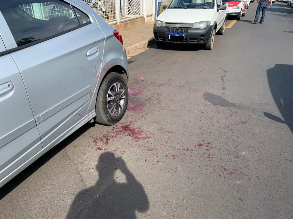 Foto 2 de 2 — ​Homem é atingido com golpes de facão na cabeça no Centro de Araraquara